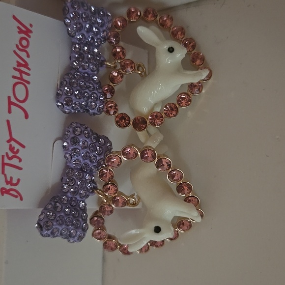 Betsey Johnson Bunny Heart Earrings New - Picture 1 of 3